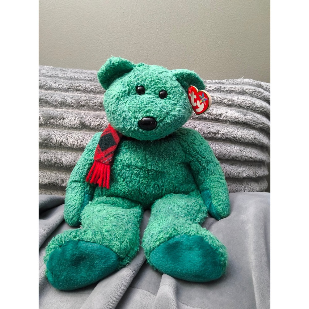 NWT Wallace the Green Scottish Bear, a retired Ty Beanie Buddy